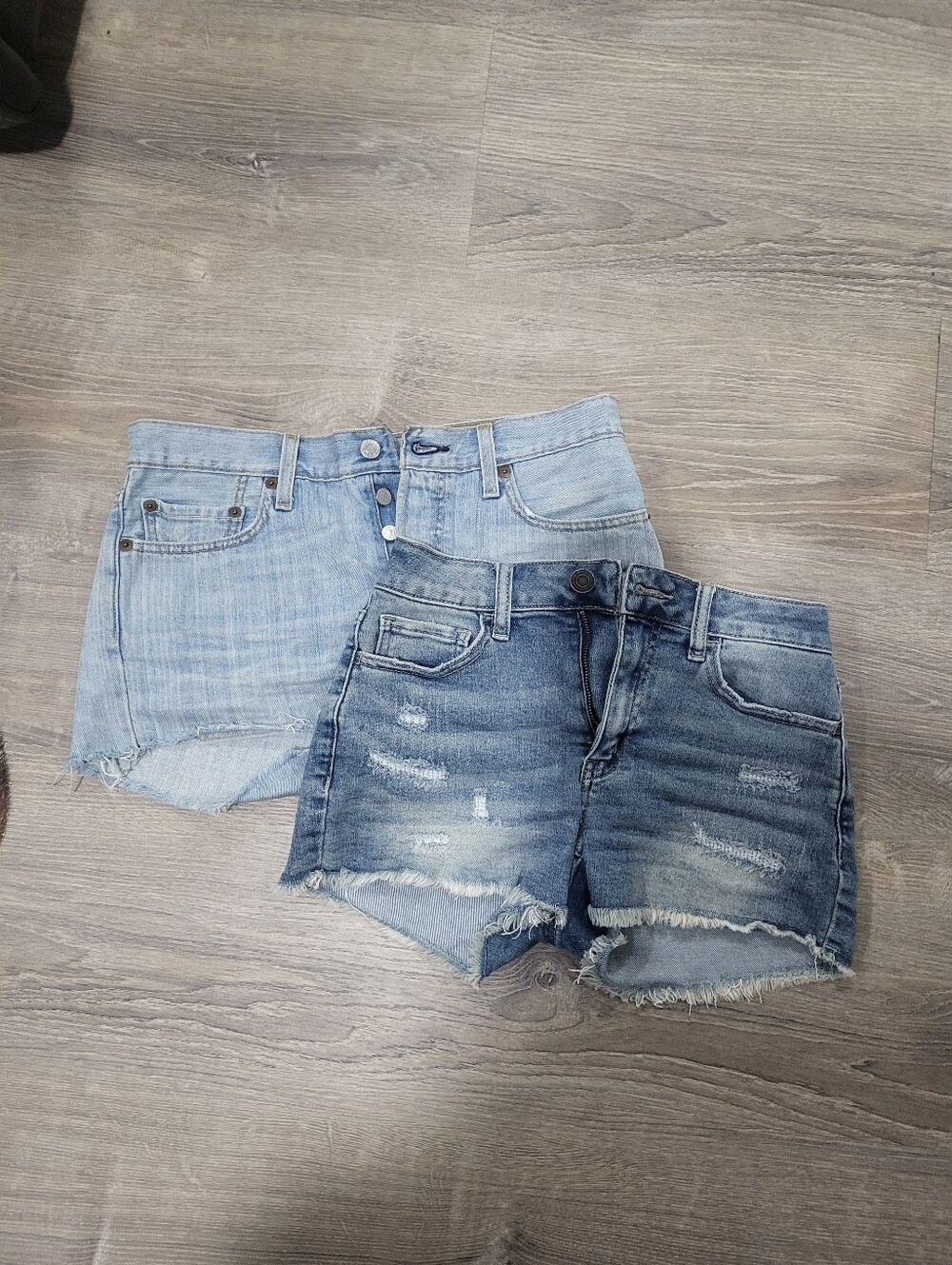 s.o and levis Strauss 501 denim cut off shorts